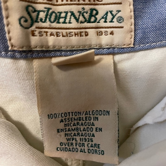 St. Johns Bay White skirt. size 6 waistband with button and zipper. Front slit. - Picture 3 of 3